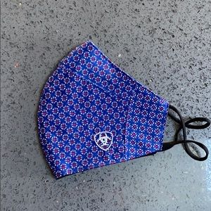 ❤️Sold❤️Ariat Adult Facemask Blue & Red